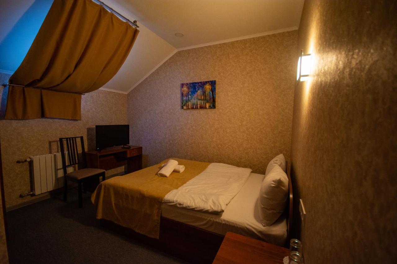 Hotel Три Сімки Výshgorod Exterior foto
