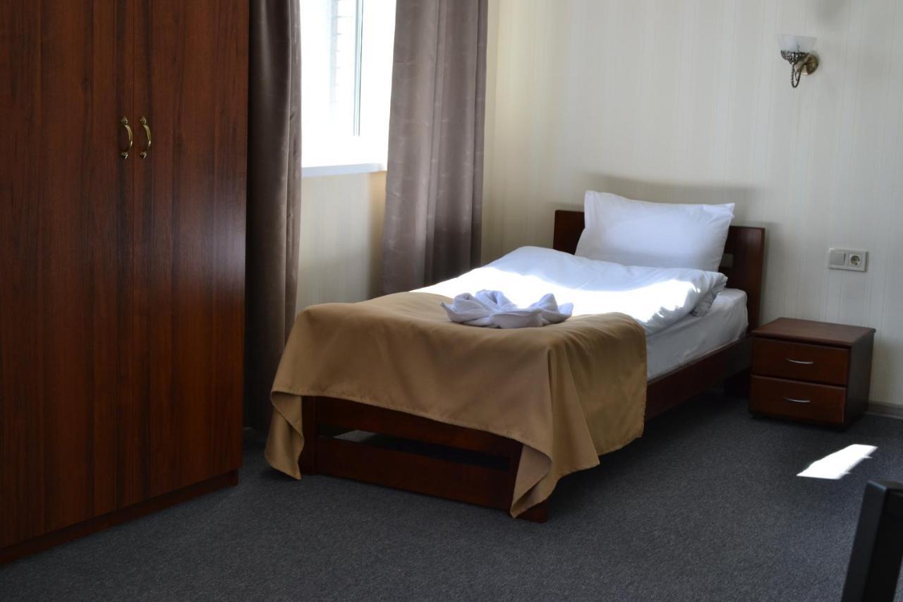 Hotel Три Сімки Výshgorod Exterior foto