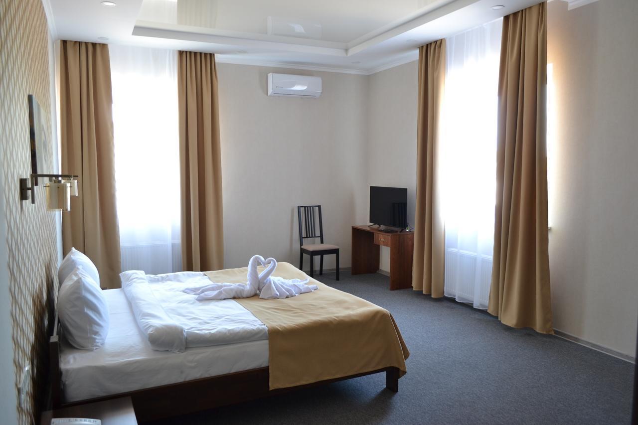 Hotel Три Сімки Výshgorod Exterior foto