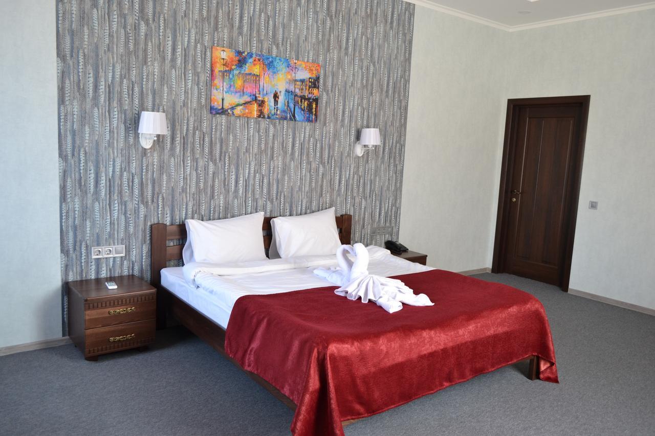 Hotel Три Сімки Výshgorod Exterior foto