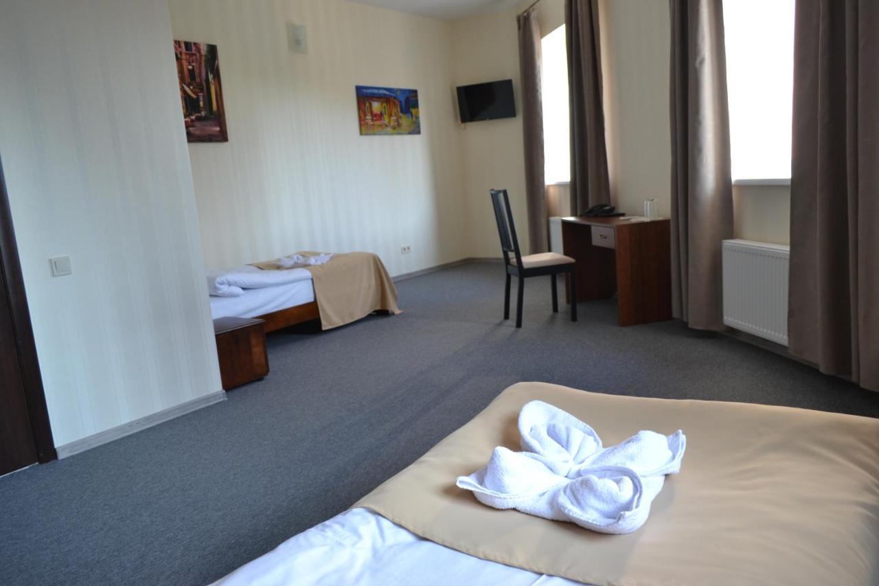 Hotel Три Сімки Výshgorod Exterior foto